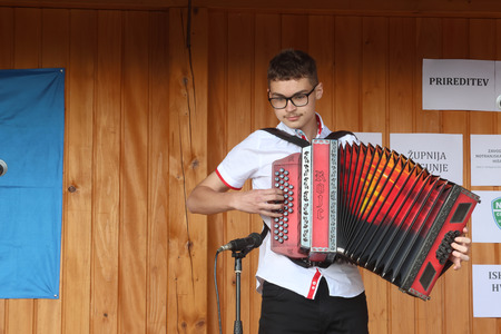 Kulturna prireditev Na lepi Menišiji 32 Foto Ljubo Vukelič